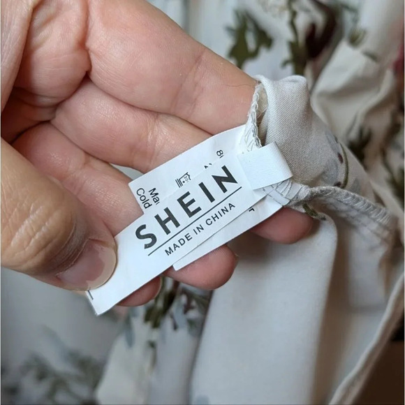 SHEIN 4XL Plus Size Cream White & Floral Flowy Frill Sleeve Blouse - Picture 4 of 10